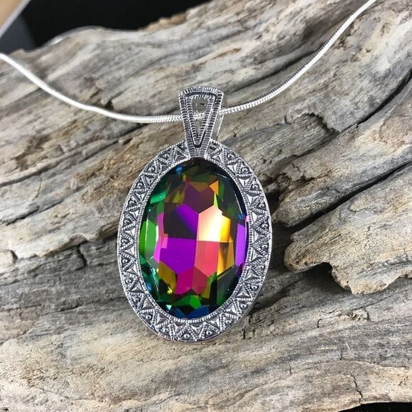 Handcrafted Necklace with Swarovski Crystal and Chain - Picture 1 of 7